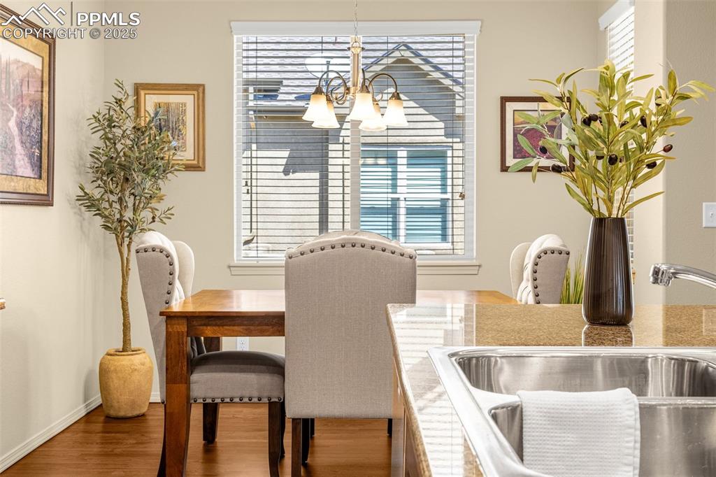 Image 7 of 29: Dining Area