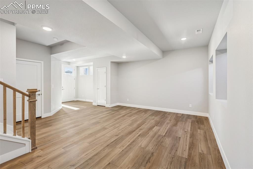 Image 3 of 29: Entry