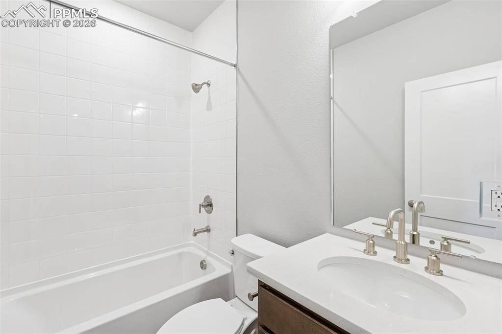 Image 4 of 29: Bathroom