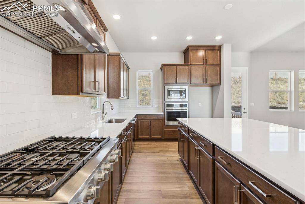 Image 8 of 29: Kitchen