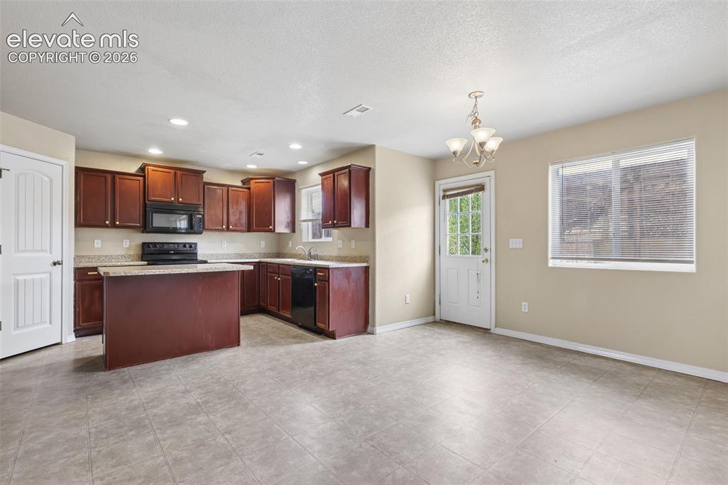 Image 13 of 38: Kitchen