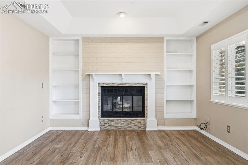 Image 10 of 45: Living Room