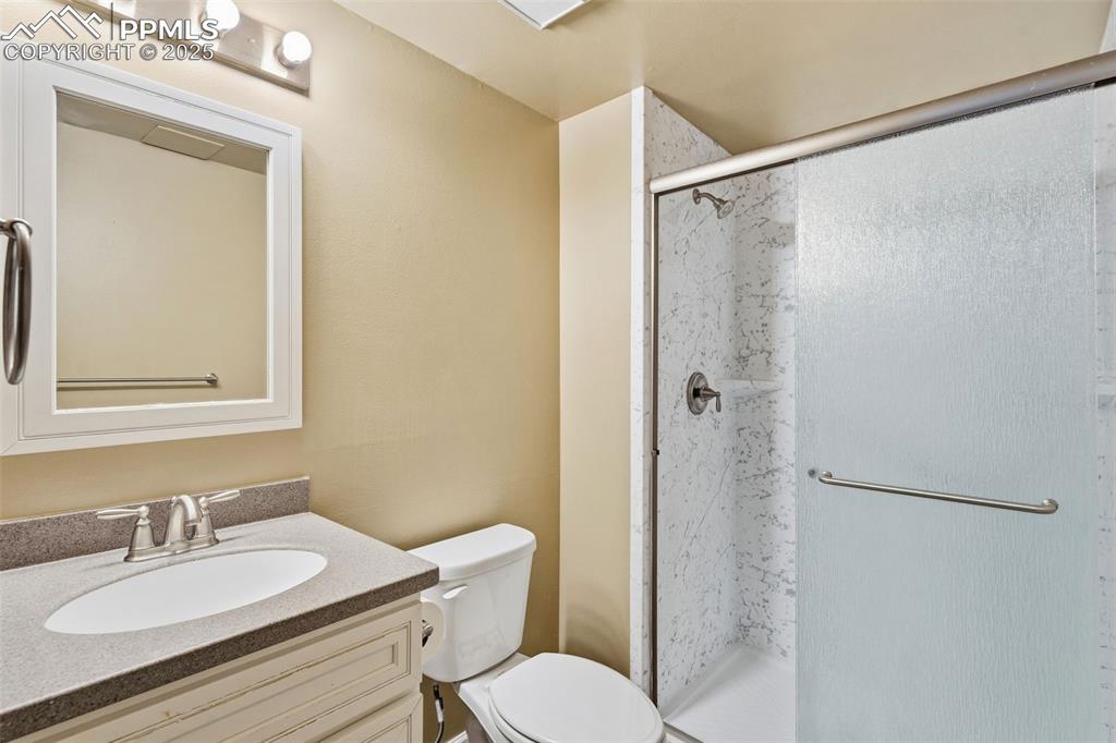 Image 29 of 45: Bathroom