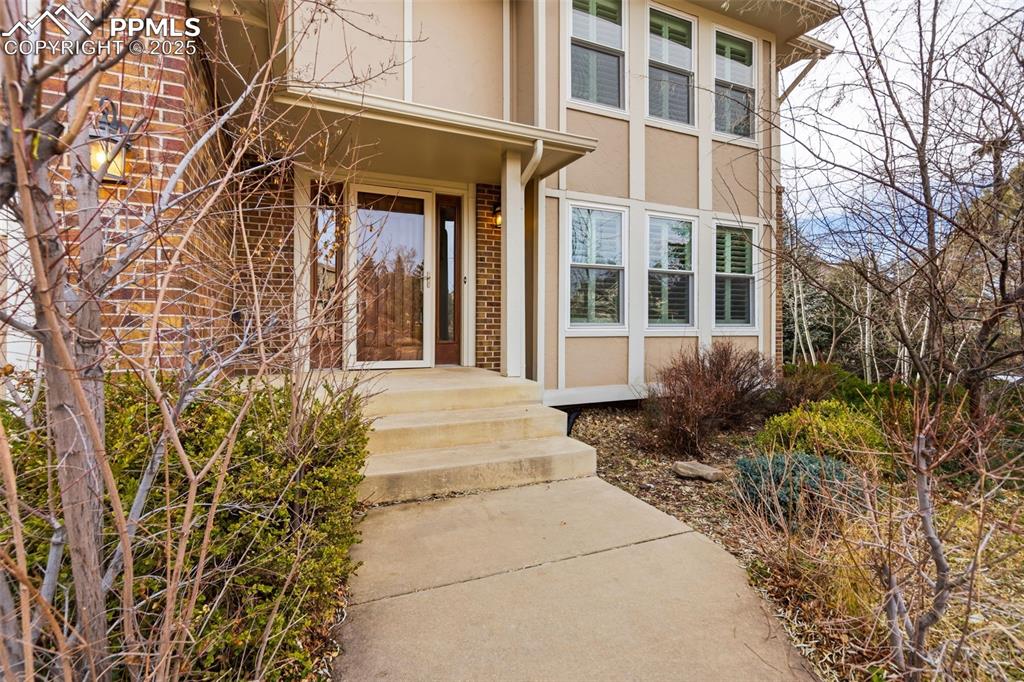 Image 4 of 45: Entry