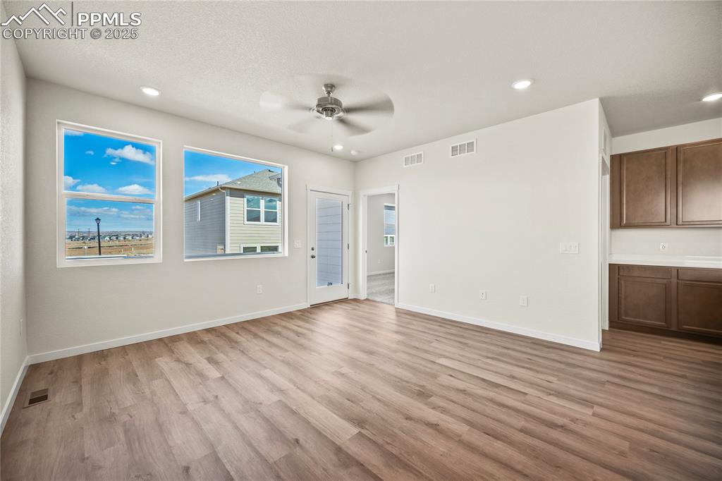 Image 9 of 32: Living Room