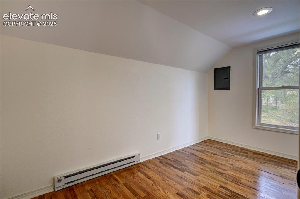Image 38 of 49: Bonus Room