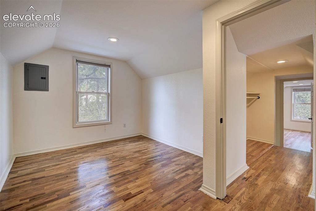 Image 39 of 49: Bonus Room