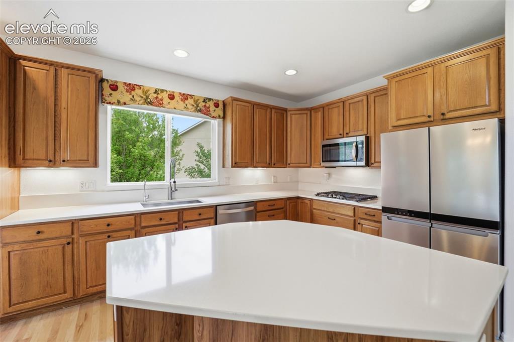 Image 10 of 42: Kitchen