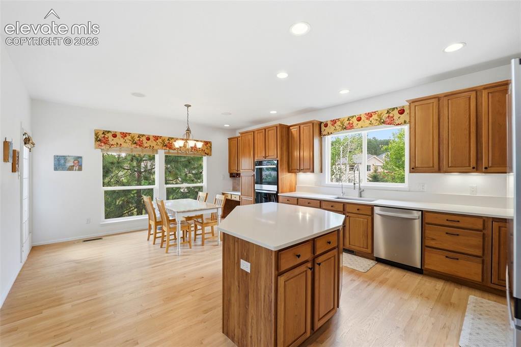 Image 8 of 42: Kitchen