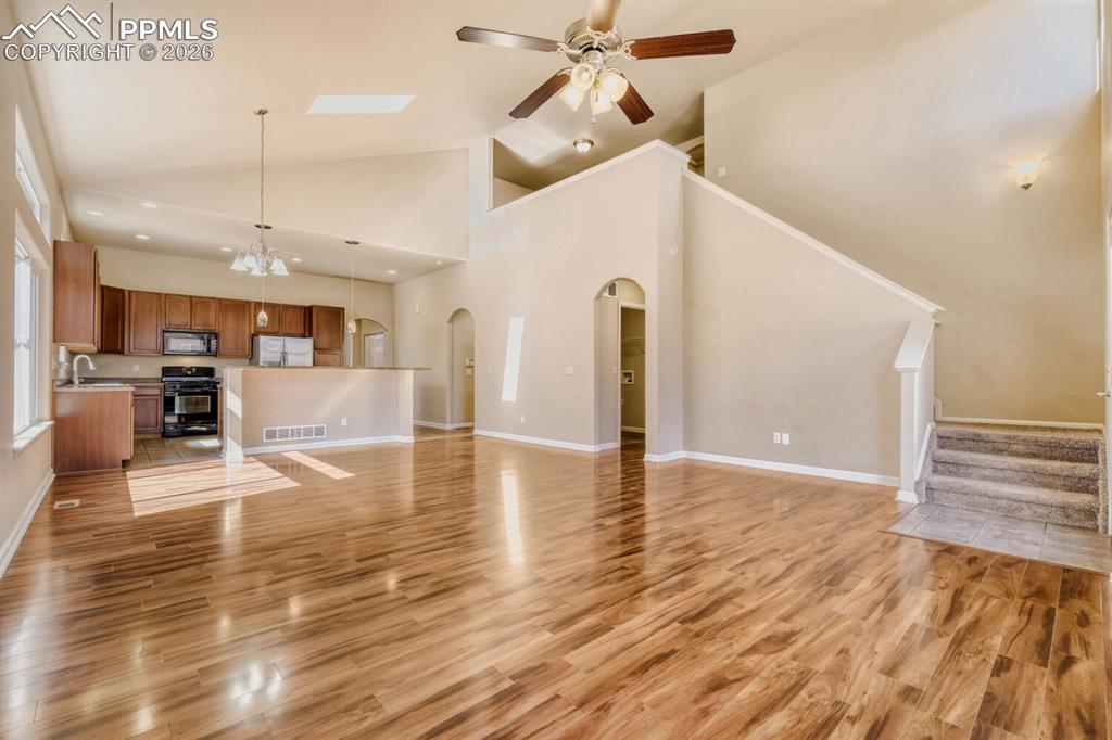 Image 12 of 31: Living Room