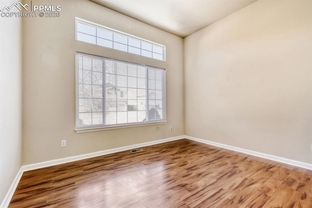 Image 20 of 31: Family Room