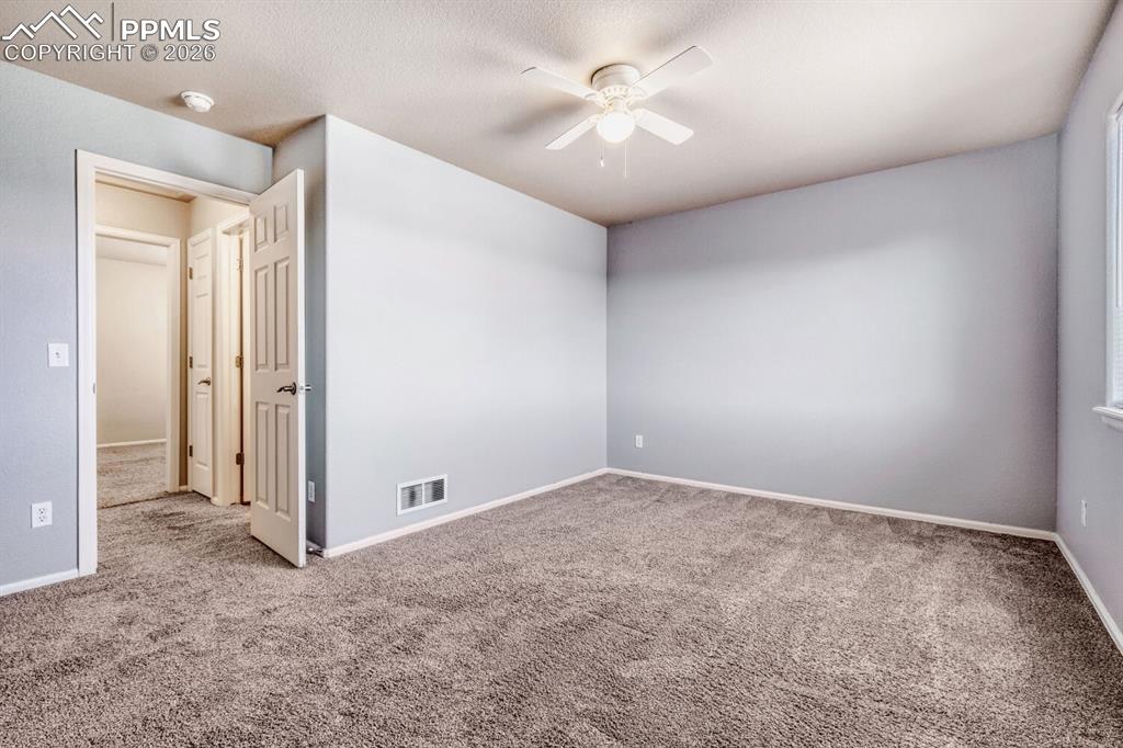 Image 22 of 31: Bedroom