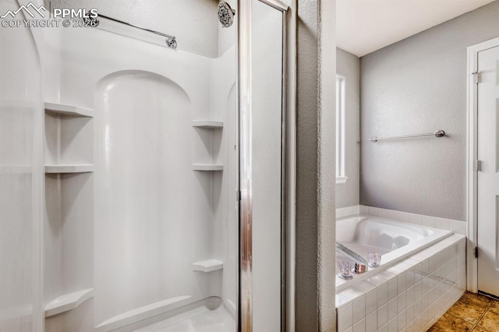 Image 27 of 31: Bathroom