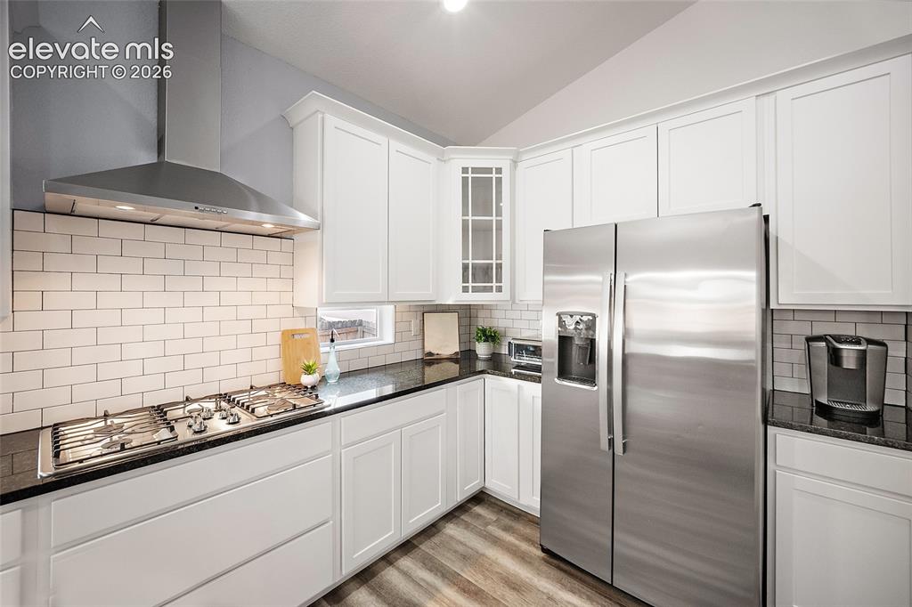 Image 10 of 36: Kitchen