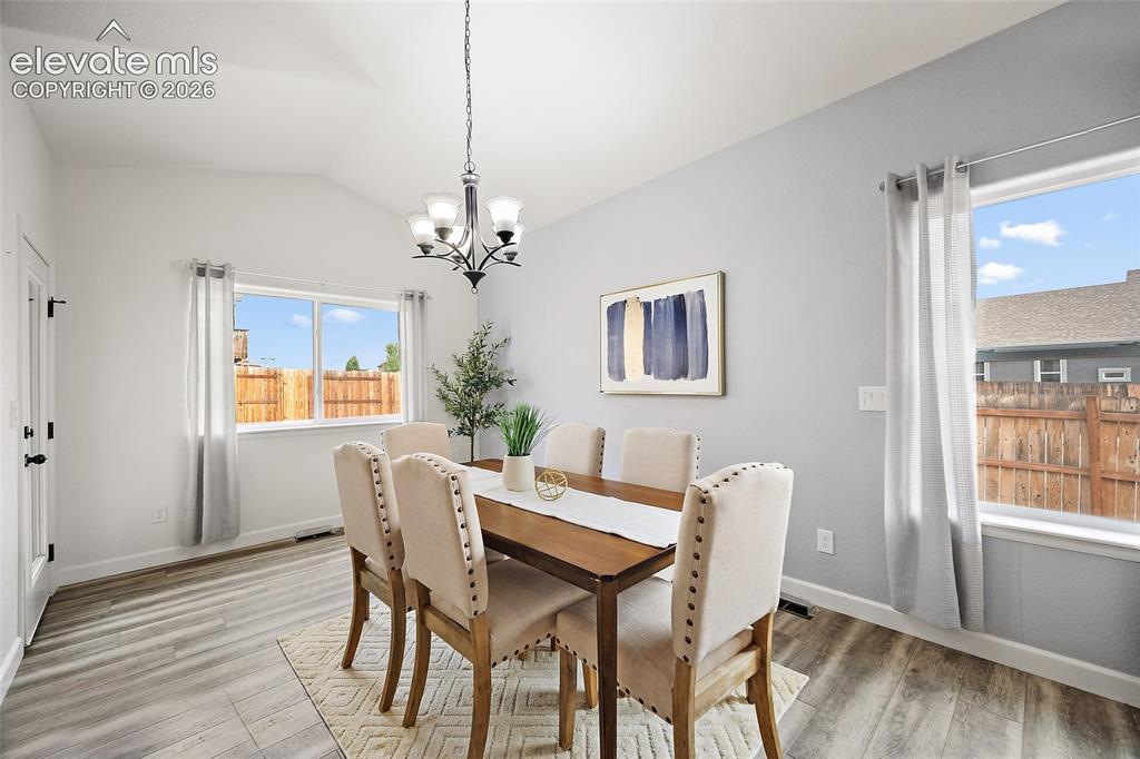 Image 12 of 36: Dining Room