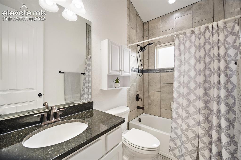 Image 19 of 36: Full bathroom on main level