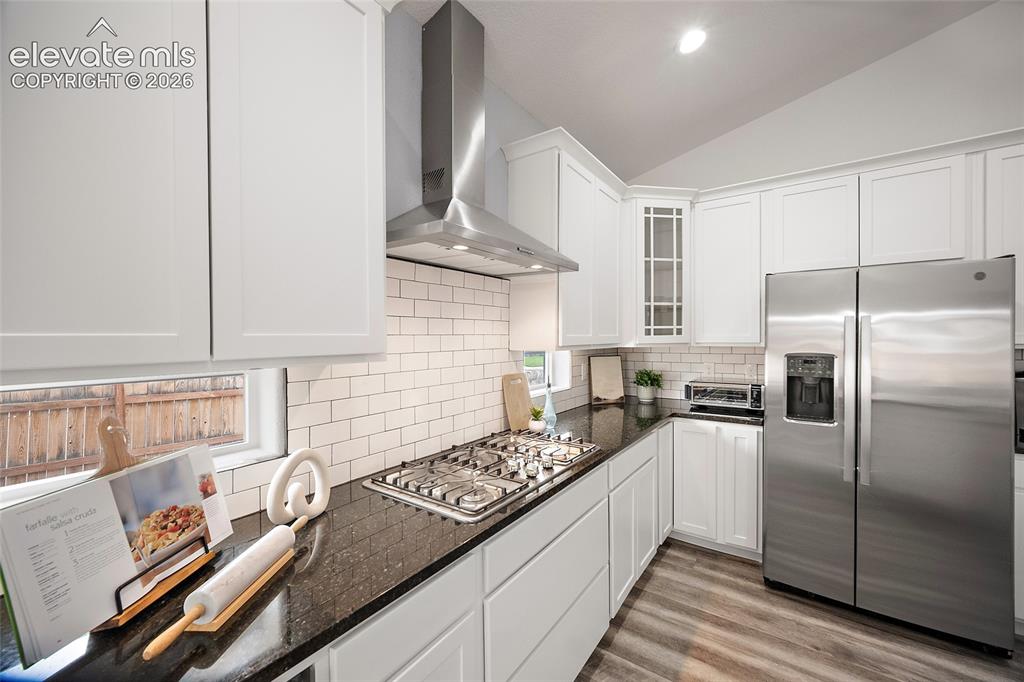 Image 3 of 36: Kitchen