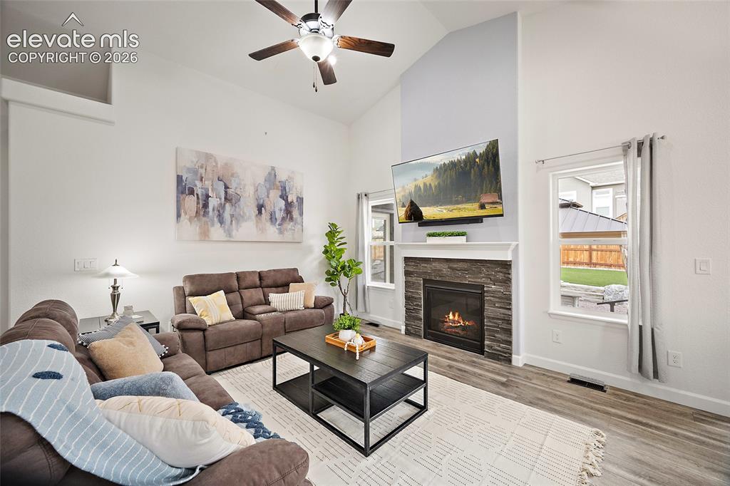 Image 6 of 36: Living Room