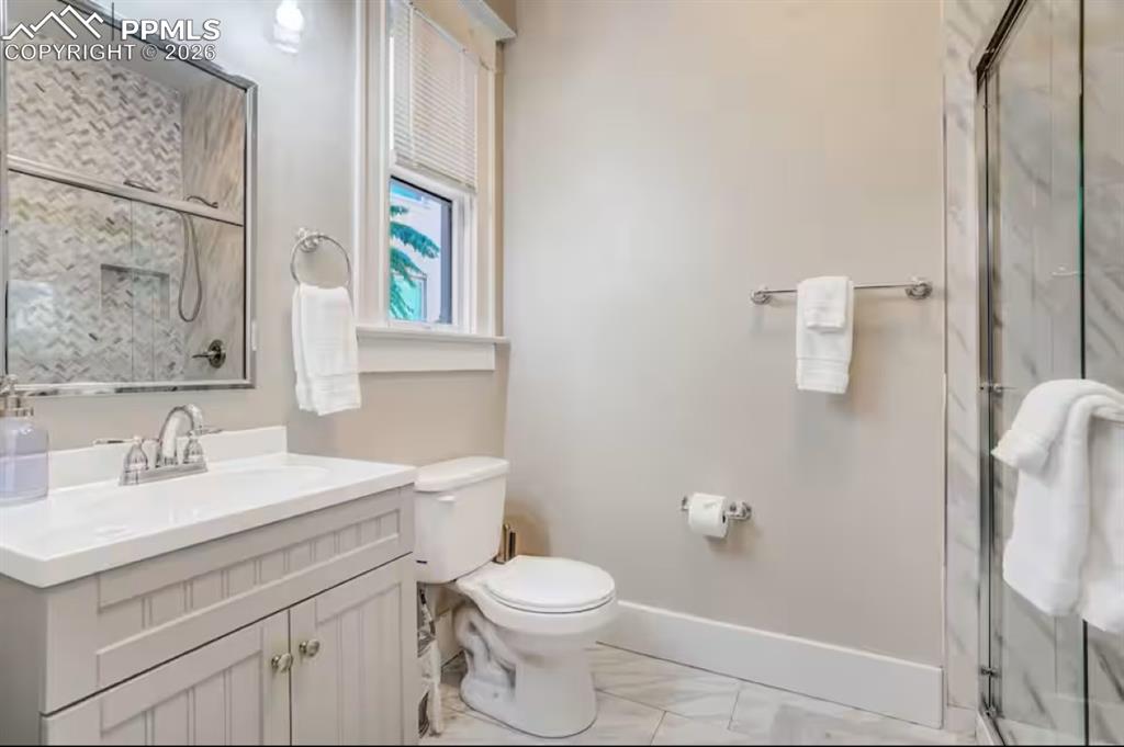 Image 11 of 50: Bathroom