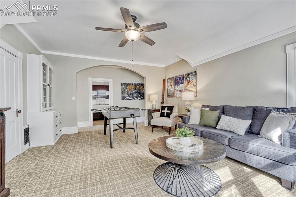 Image 20 of 50: Living Room