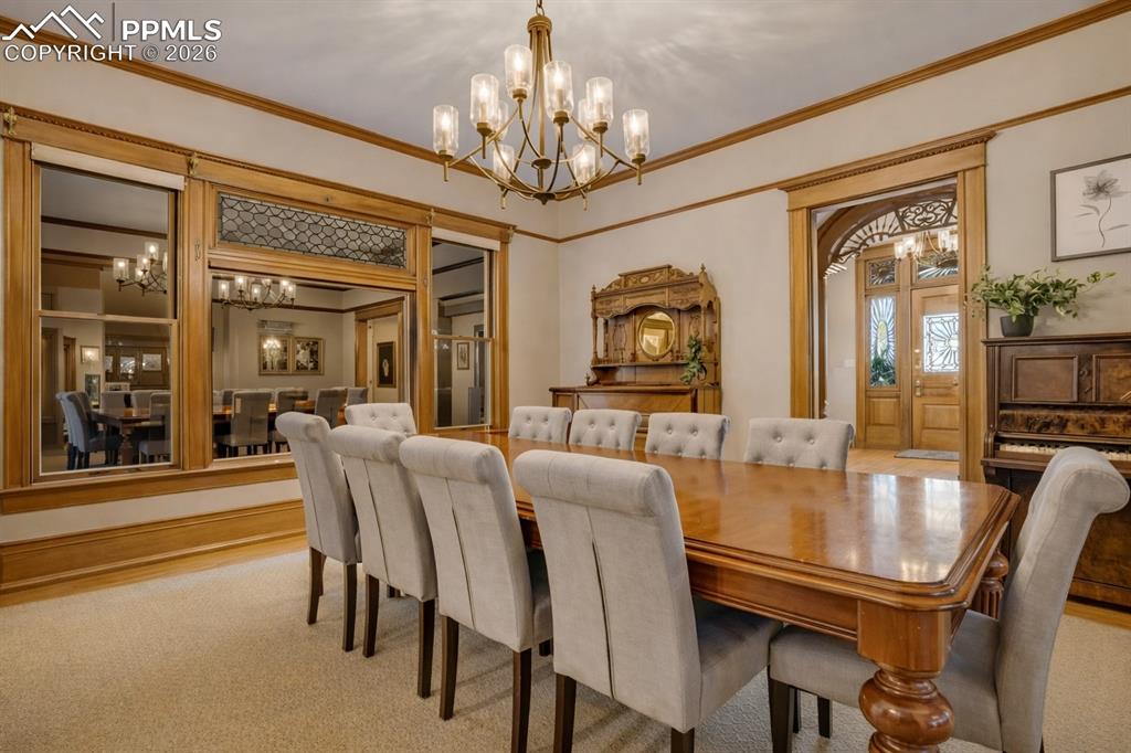 Image 3 of 50: Dining Area