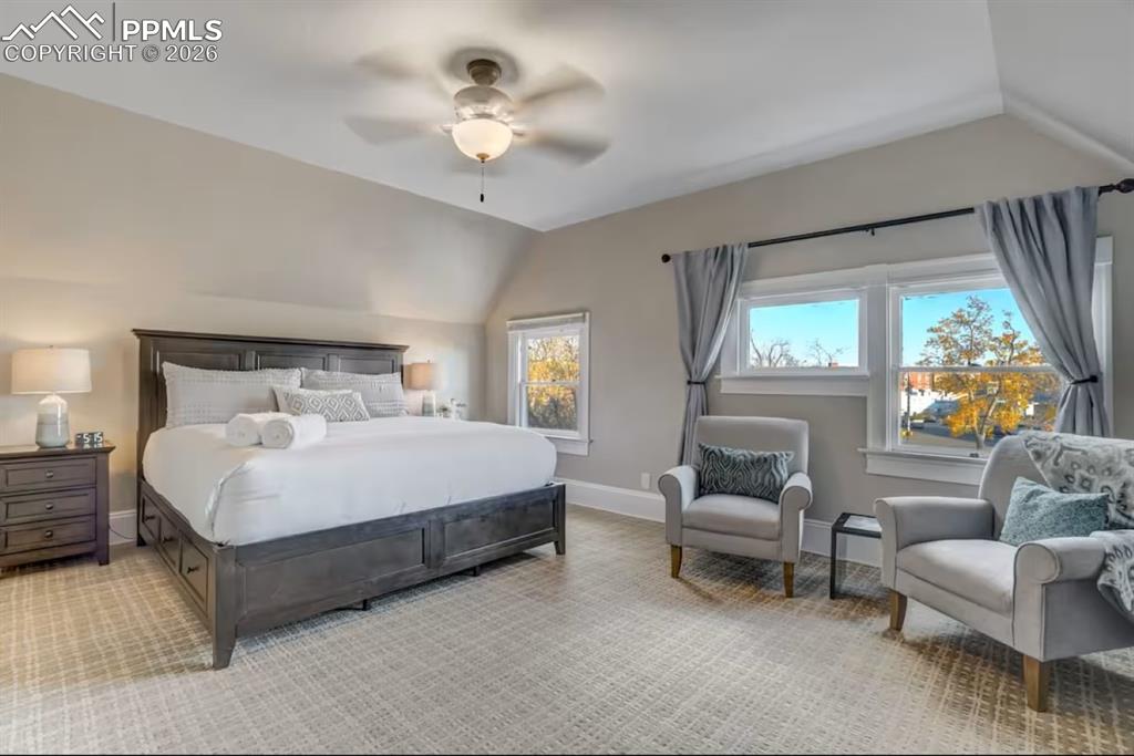 Image 38 of 50: Bedroom