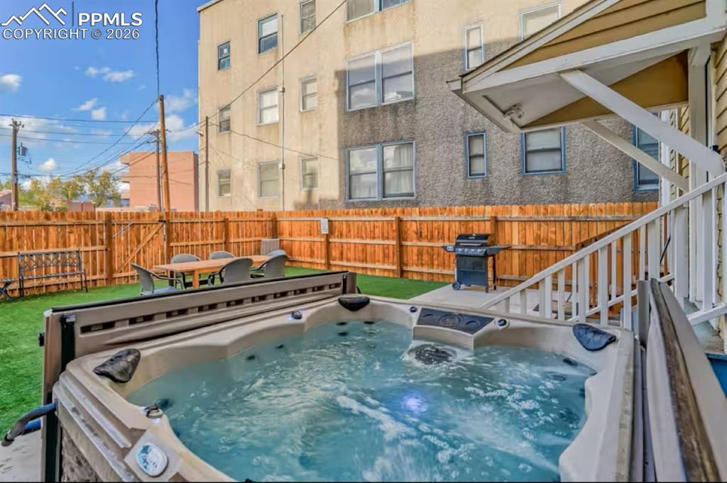 Image 41 of 50: Patio