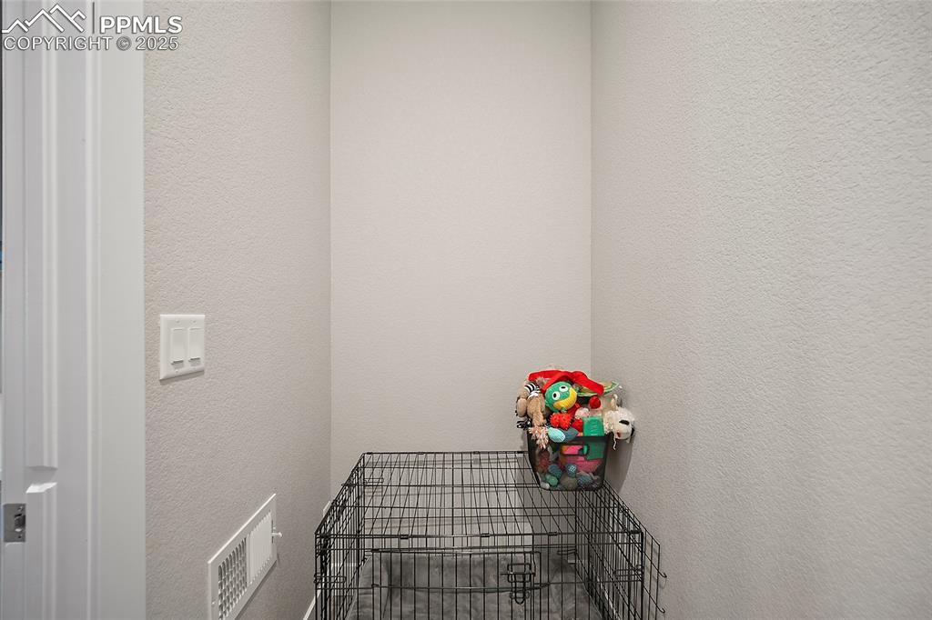 Image 26 of 46: Pet room.