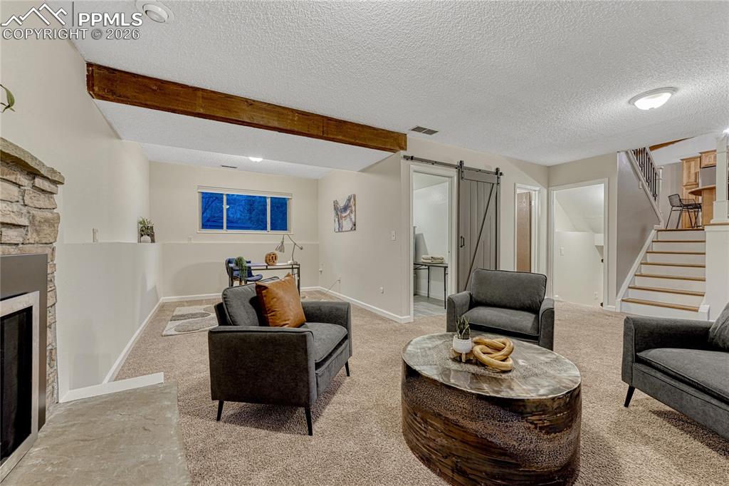 Image 16 of 50: Living Room