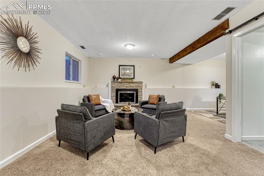 Image 17 of 50: Living Room