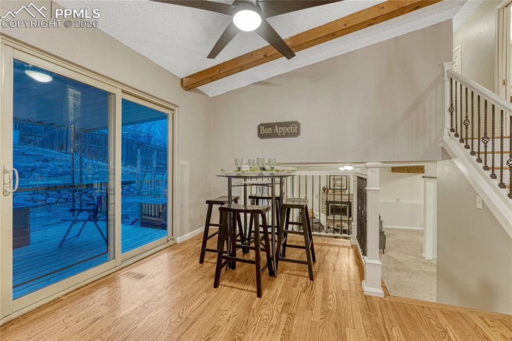 Image 7 of 50: Dining Area