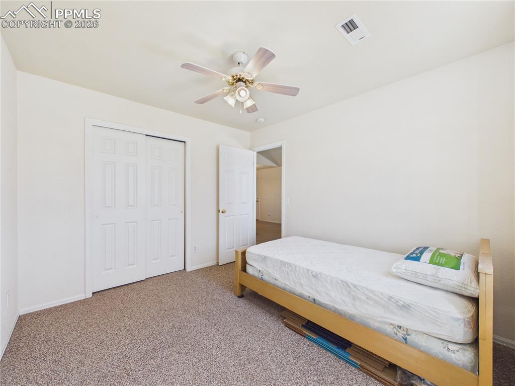 Image 17 of 41: Bedroom