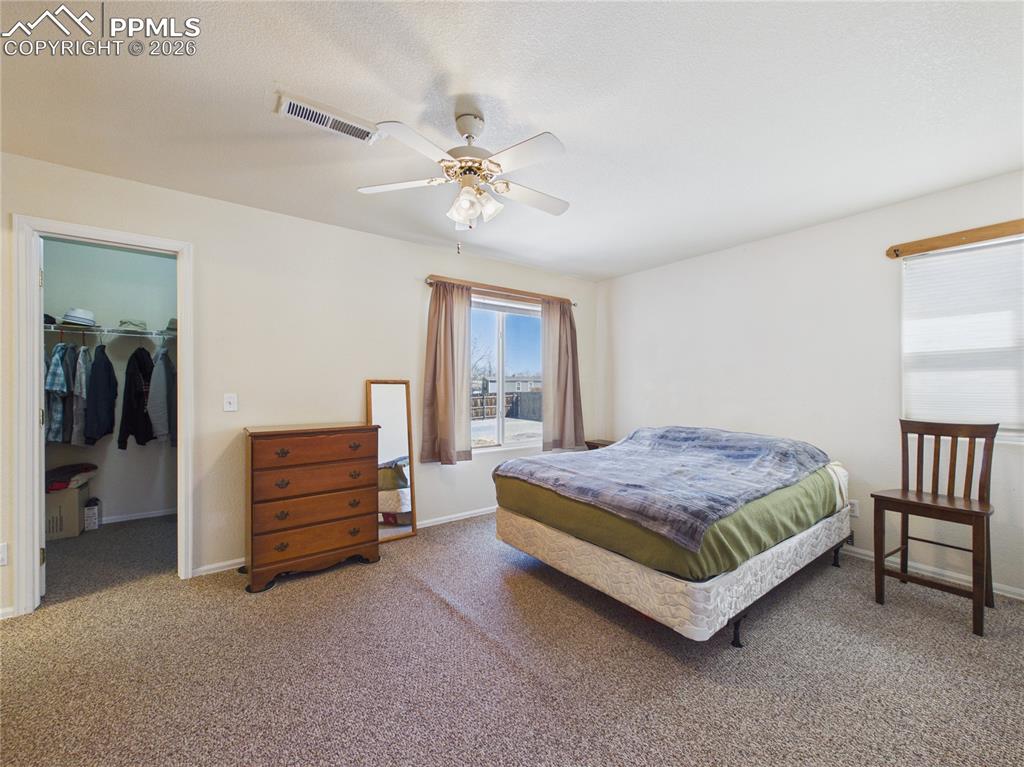 Image 26 of 41: Bedroom