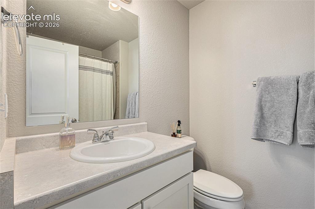 Image 13 of 21: Bathroom