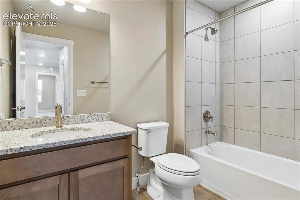 Image 12 of 22: Bathroom