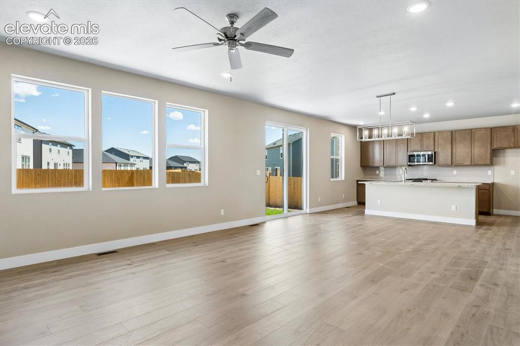 Image 5 of 22: Living Room
