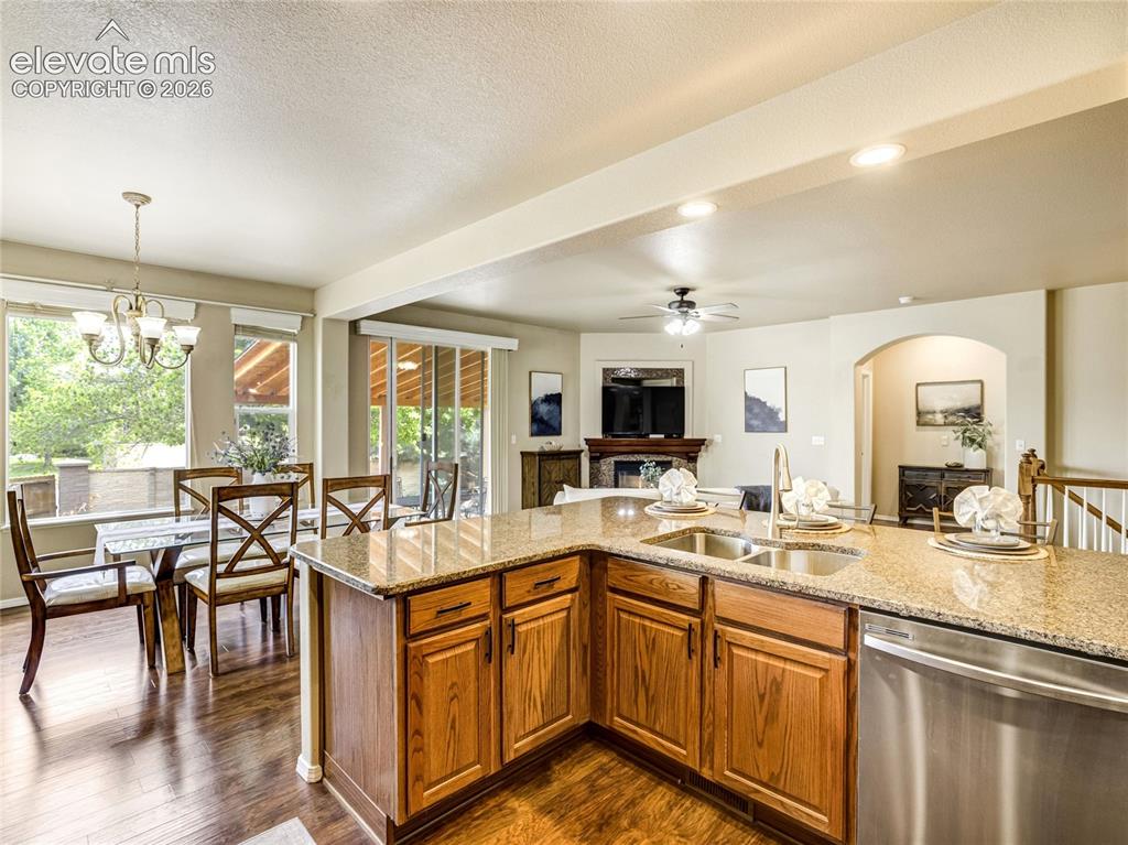 Image 11 of 29: Kitchen