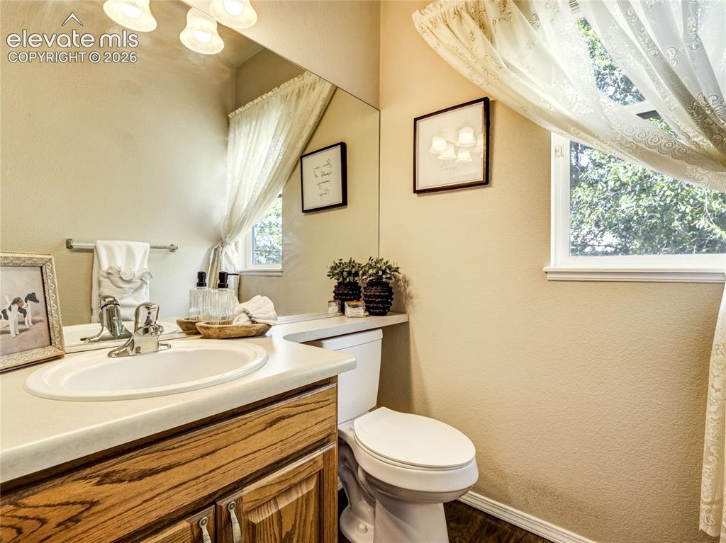 Image 18 of 29: Dual sinks and generous space simplify busy mornings