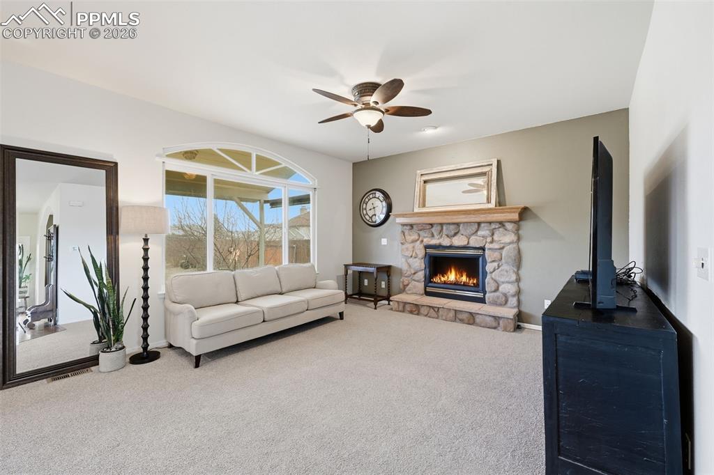 Image 2 of 50: Living Room