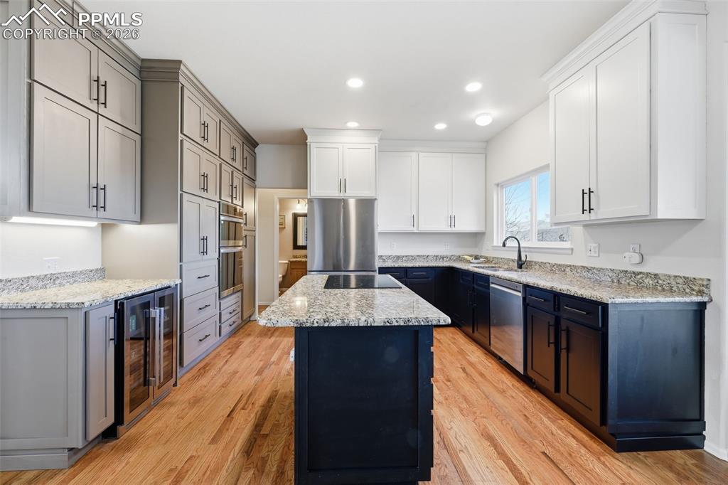 Image 3 of 50: Kitchen