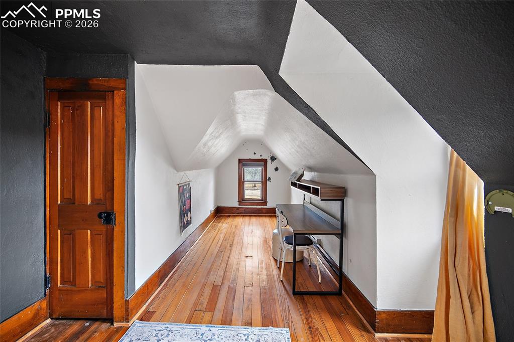 Image 28 of 42: Bonus Room