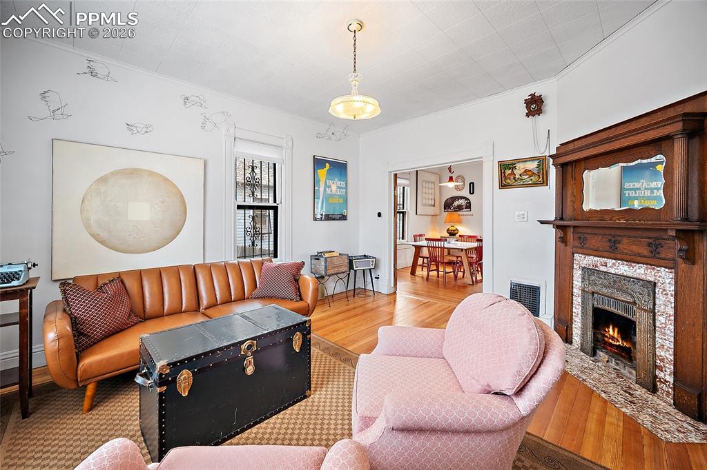 Image 5 of 42: Living Room