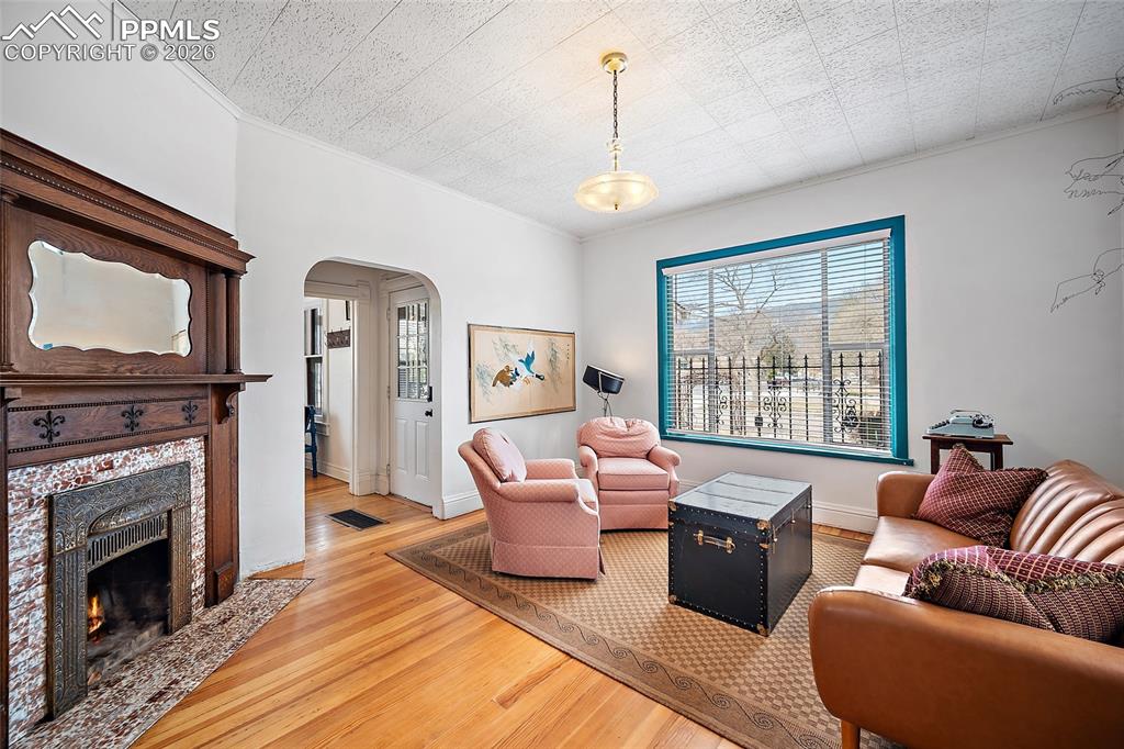 Image 8 of 42: Living Room