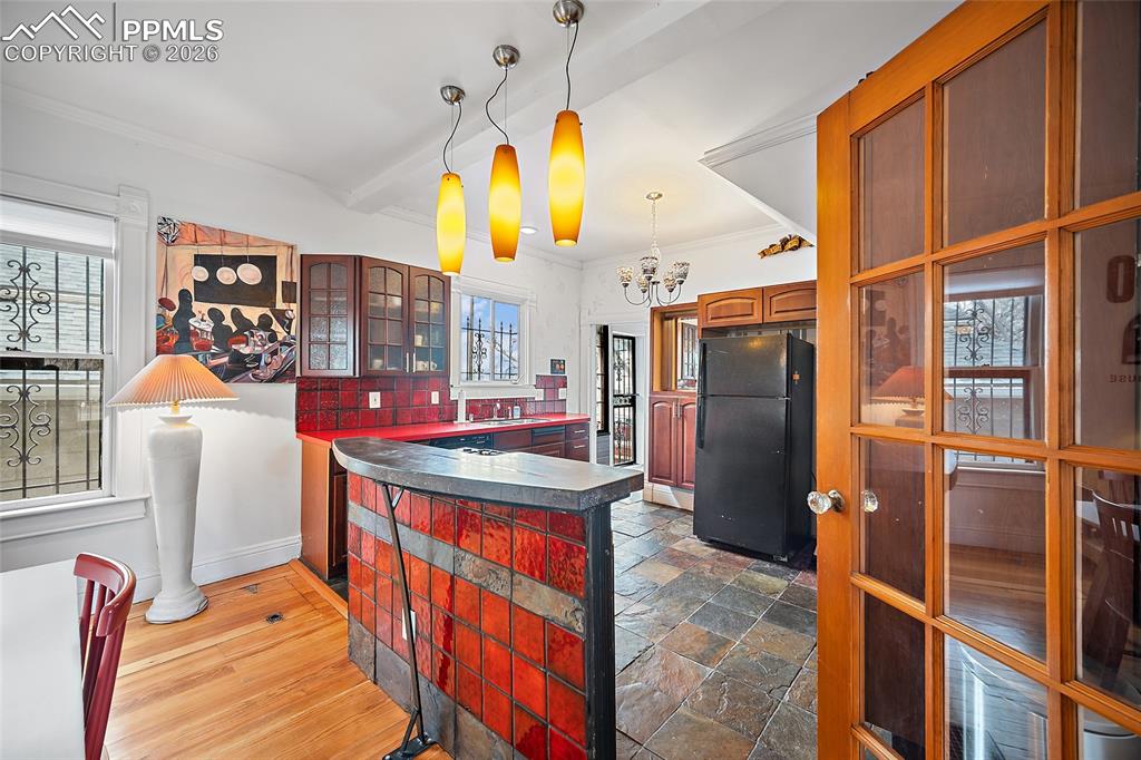 Image 9 of 42: Kitchen