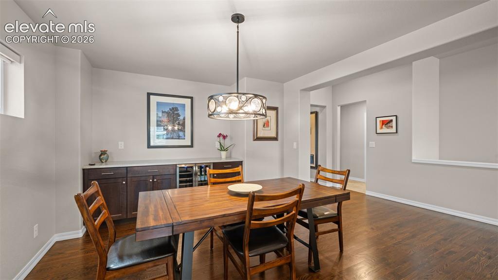 Image 10 of 44: Dining Area