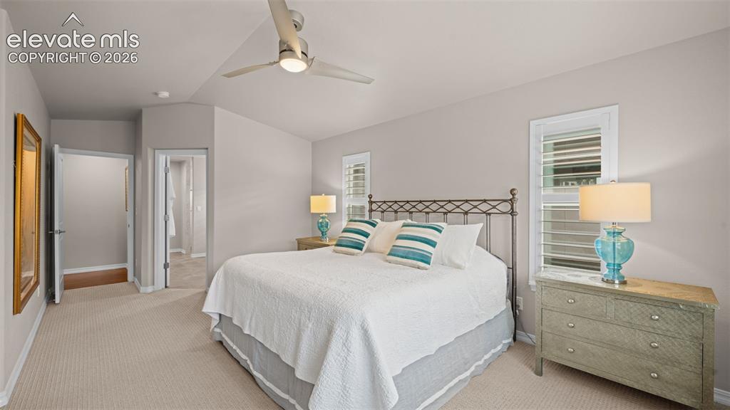 Image 19 of 44: Bedroom