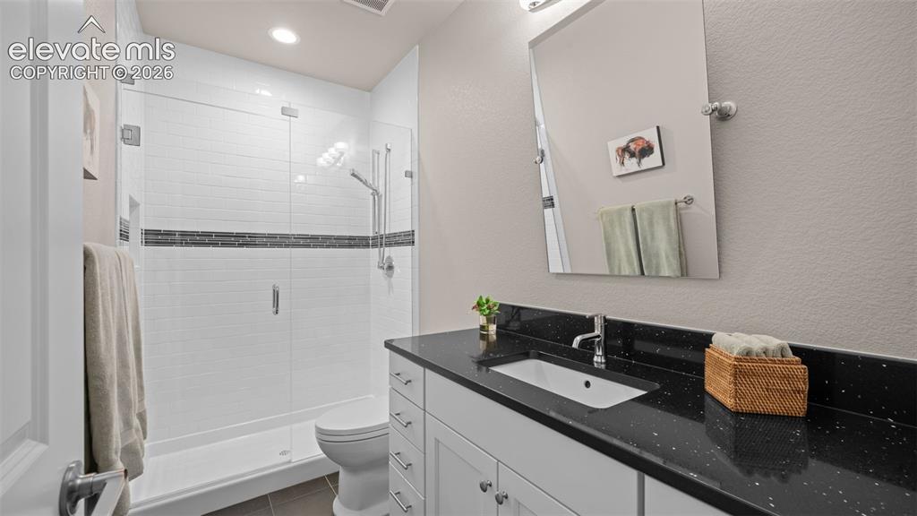 Image 26 of 44: Bathroom