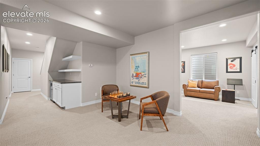 Image 29 of 44: Family Room