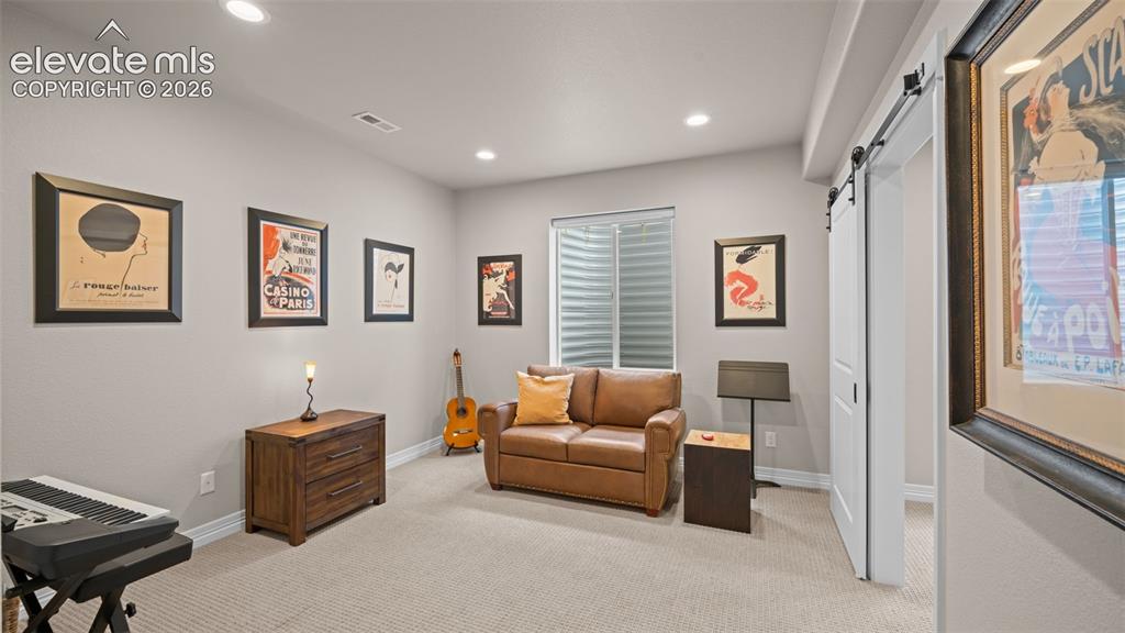 Image 33 of 44: Family Room