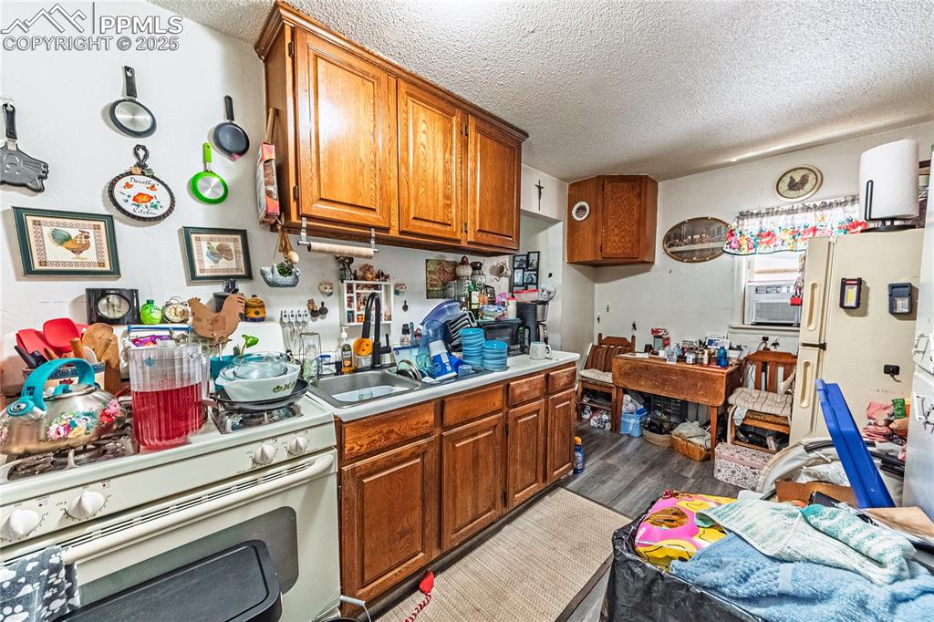 Image 15 of 22: Back Unit
